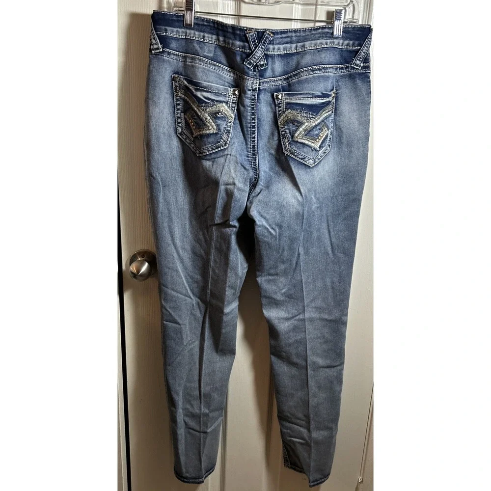 CATO Embroidered Pockets Blue Denim Jeans‎ Size 16W Womens